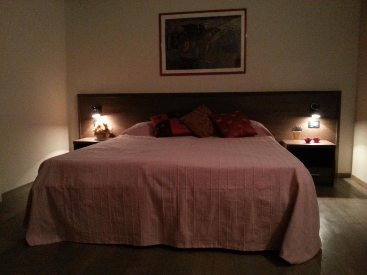 Hotel La Vecchia Reggio Reggio Emilia Habitación foto