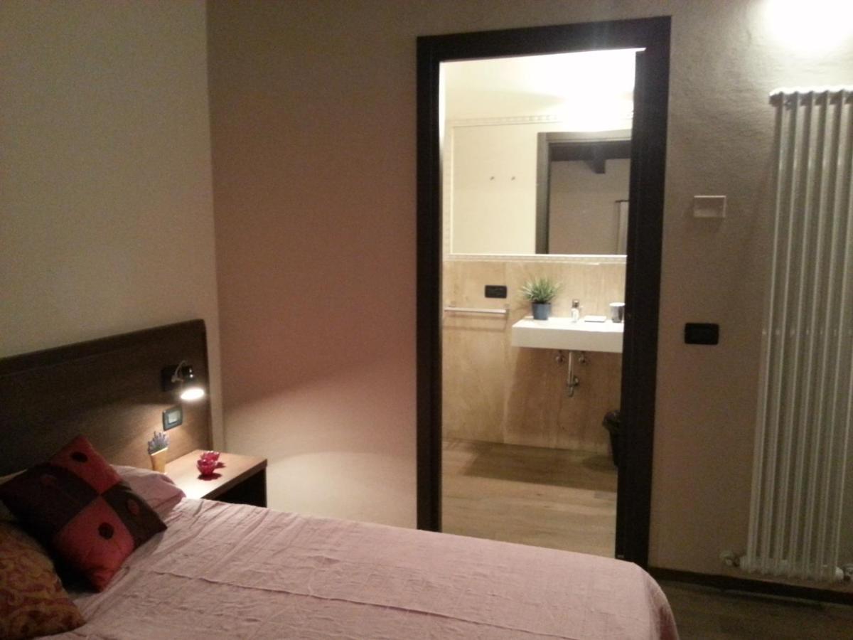 Hotel La Vecchia Reggio Reggio Emilia Habitación foto